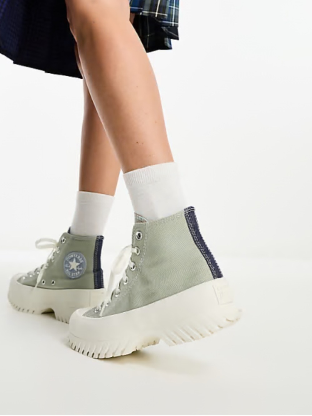 Converse Size 8 Chuck Taylor All Star Lugged High Top Sneakers in Sage and Navy